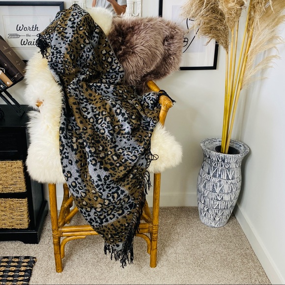 Animal Print Versatile Wear Poncho Cape Cloak O/S - Picture 4 of 13